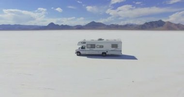 Kamyonet ve karavan Bonneville tuz Flats için seyahat