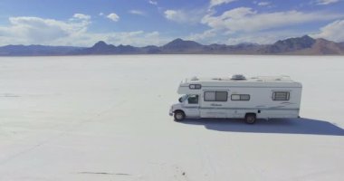 Kamyonet ve karavan Bonneville tuz Flats için seyahat