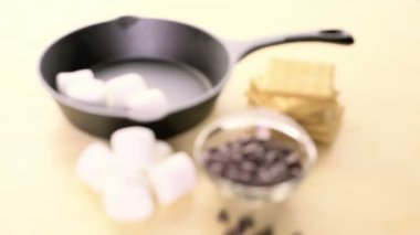 Smores DIP büyük marshmallow ile