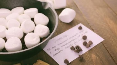 Smores DIP büyük marshmallow ile