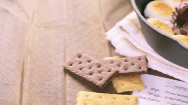 Smores daldırma ve marshmallow