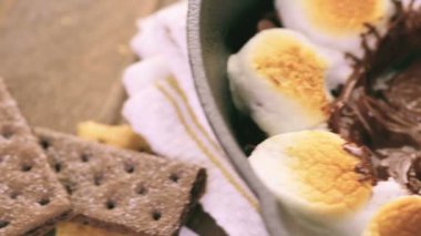 Smores daldırma ve marshmallow
