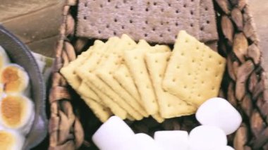 Smores daldırma ve marshmallow