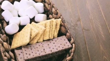 Smores daldırma ve marshmallow