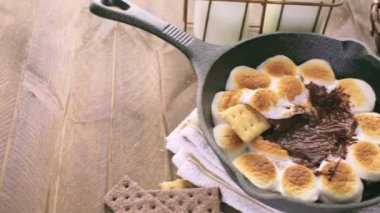 Smores daldırma ve marshmallow