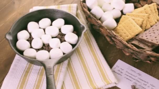 Smores DIP büyük marshmallow ile — Stok video