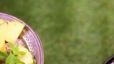Mango ve ananas ile yapılan popsicles