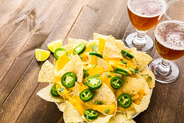 Vegetarisk nachos med tortillachips — Stockfoto