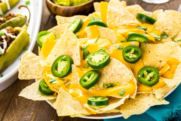 Vegetarische Nachos mit Tortilla-Chips — Stockfoto