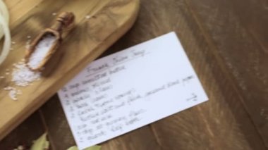 Fransız soğan çorbası malzemeler