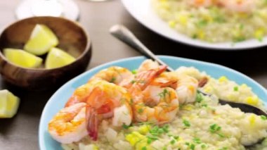 Kızarmış karidesli Risotto Mısır