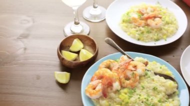 Kızarmış karidesli Risotto Mısır