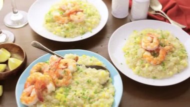 Kızarmış karidesli Risotto Mısır