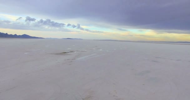 Bonneville Salt Flats — Stockvideo