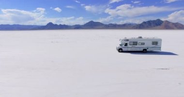 Kamyonet ve karavan Bonneville tuz Flats için seyahat