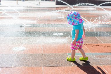 Splash park kız bebek