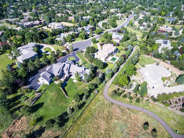 Vista aérea da área residencial, Casas de luxo — Fotografia de Stock