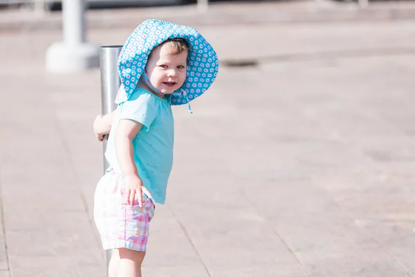 Baby girl at Splash park — Stock Photo, Image