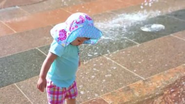 Splash park kız bebek