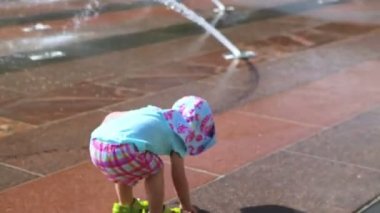 Splash park kız bebek