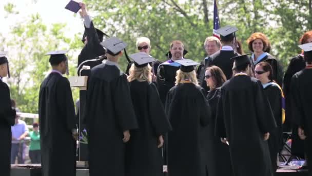 Cerimônia de formatura nas Escolas Públicas Mapleton . — Vídeo de Stock