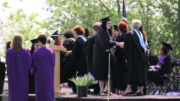 Cerimônia de formatura nas Escolas Públicas Mapleton . — Vídeo de Stock