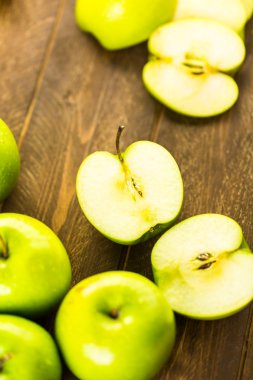 organik elma dilimli