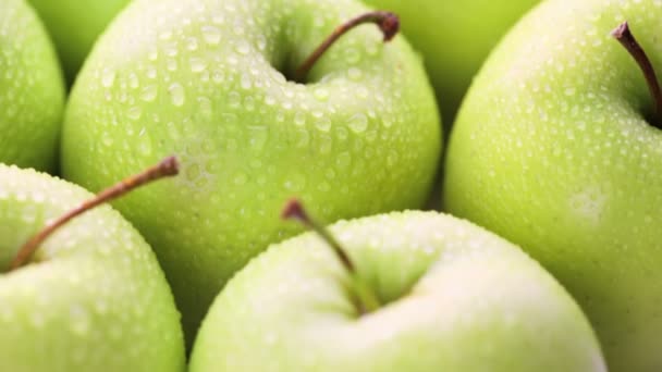 Biologische groene appels — Stockvideo