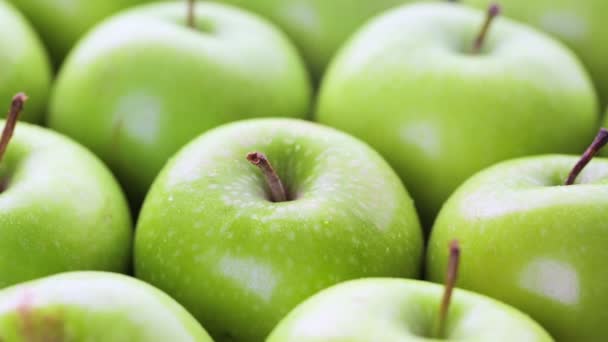 Органічних зелені яблука — стокове відео