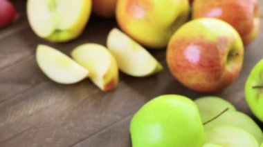 Organik elma çeşitli