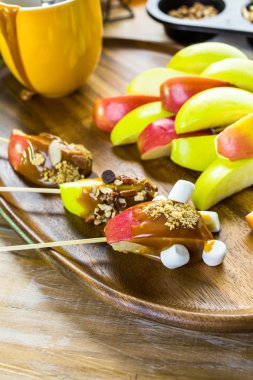 Karamelli elma Topingler