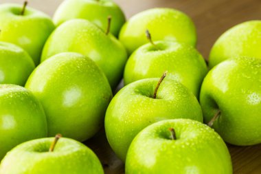 Taze Organik Elmalar