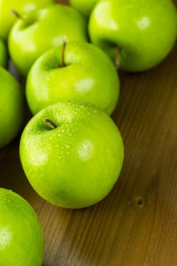 Taze Organik Elmalar