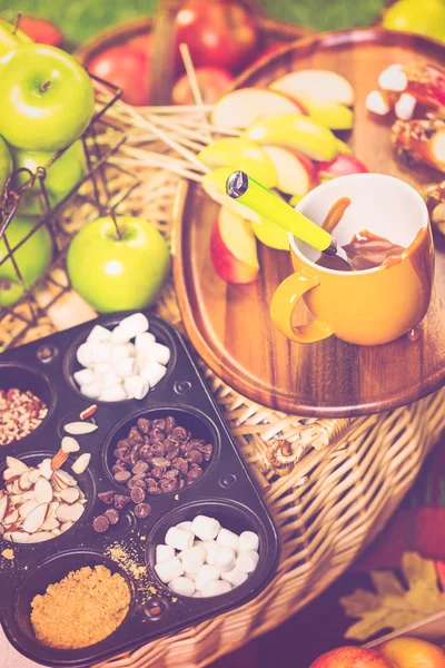 Caramel apple slices — Stock Photo, Image