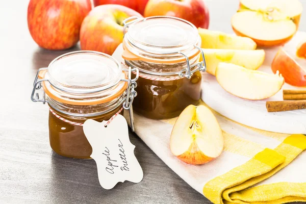 Домашнее яблочное масло — стоковое фото