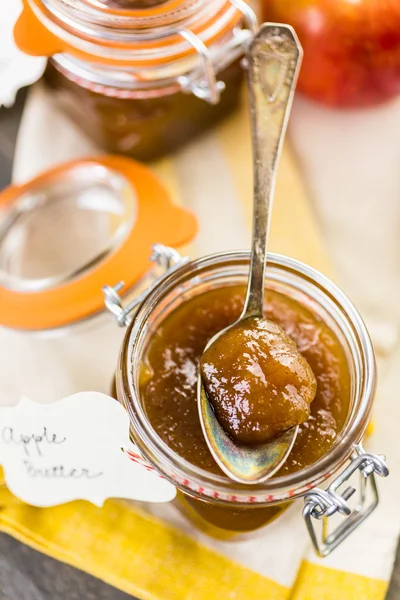 Hausgemachte Apfelbutter — Stockfoto