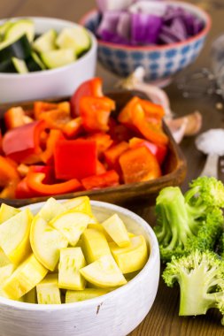 Taze malzemeler kavrulmuş sebze hazırlama