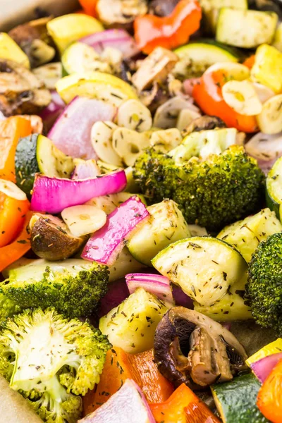Frisch gebratenes gemischtes Gemüse — Stockfoto