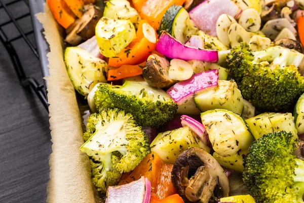 Frisch gebratenes gemischtes Gemüse — Stockfoto