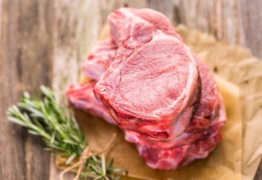 Organik aslan pirzola