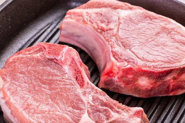 Chuletas de león de cerdo ecológico —  Fotos de Stock