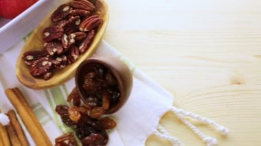 Pişmiş elmalar için malzemeler