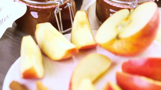 Apple butter and freshly baked bread — Stock Video