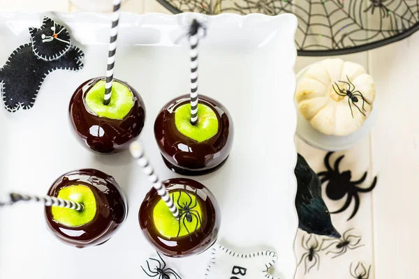 Конфетные яблоки для Хэллоуина — стоковое фото