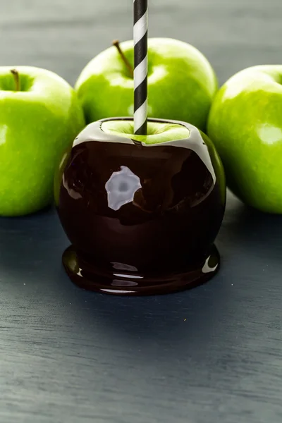 Чорний цукерки яблука — стокове фото