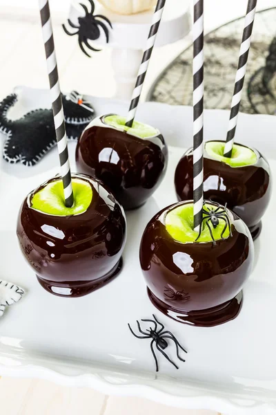 Конфетные яблоки для Хэллоуина — стоковое фото