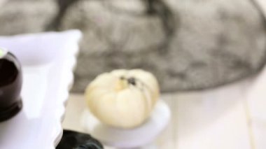 Cadılar Bayramı partisi için şeker elma