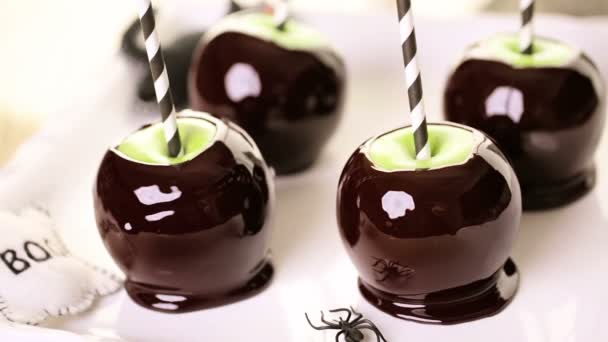 Zuckeräpfel für die Halloween-Party — Stockvideo