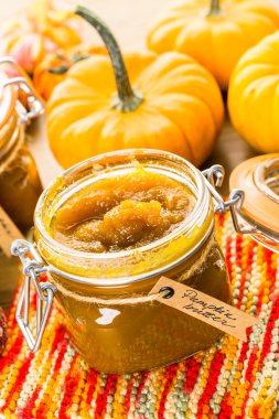 Ev yapımı kabak ezmesi