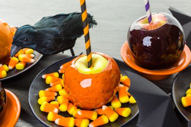 Cadılar Bayramı için şeker elma